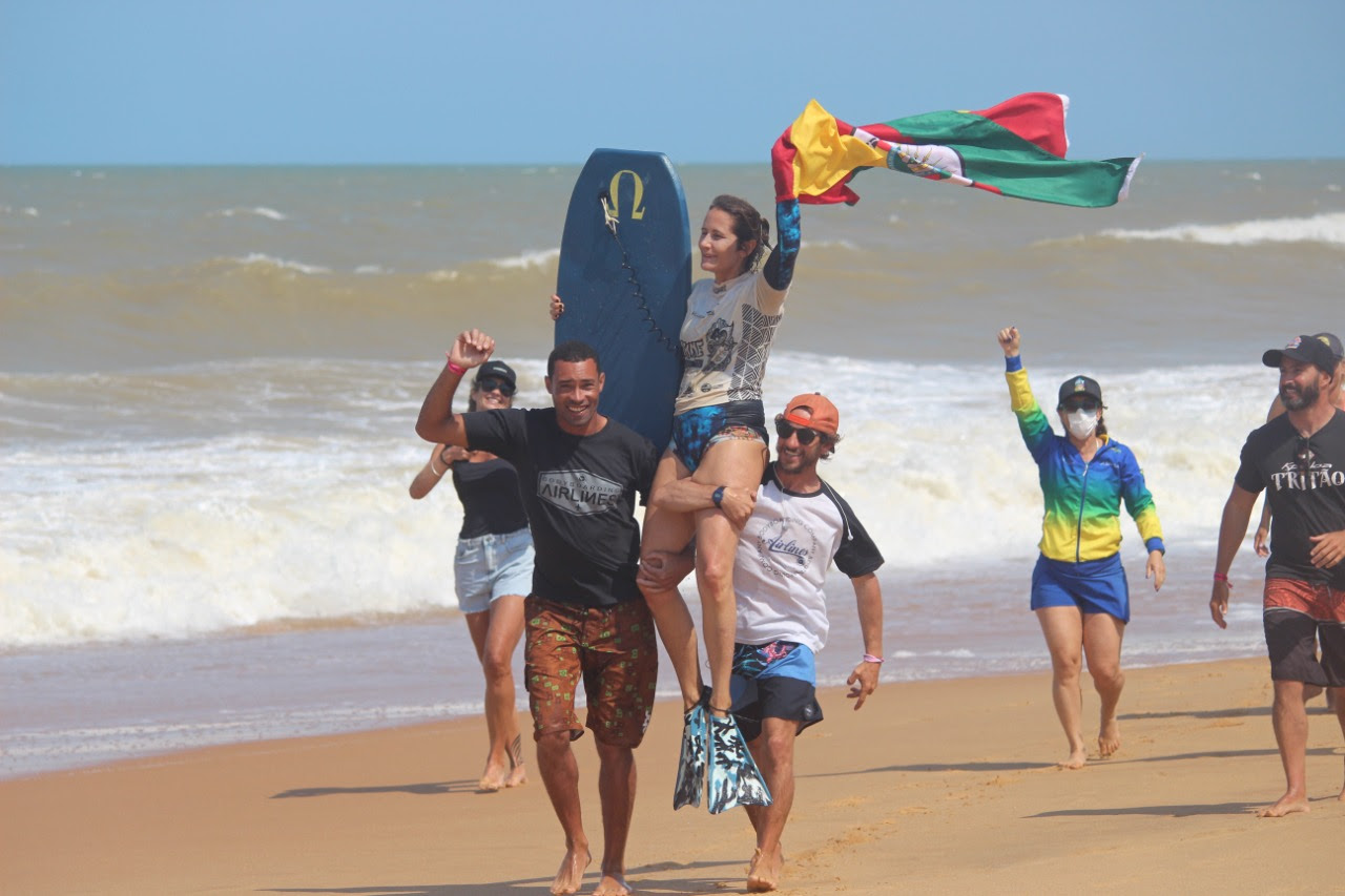 Leia mais sobre o artigo Wahine Bodyboarding Pro conhece os campeões na praia da Barra do Jucu